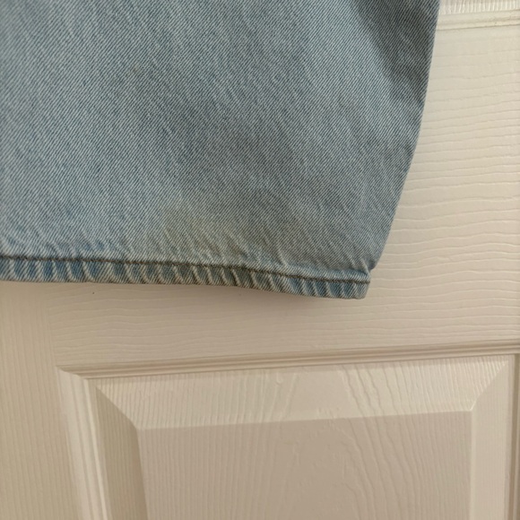 Levi's Baggy Dad Jeans in Light Wash - Picture 10 of 11